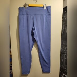 NEW- Gap Fit Women Leggings, Size XL (32)